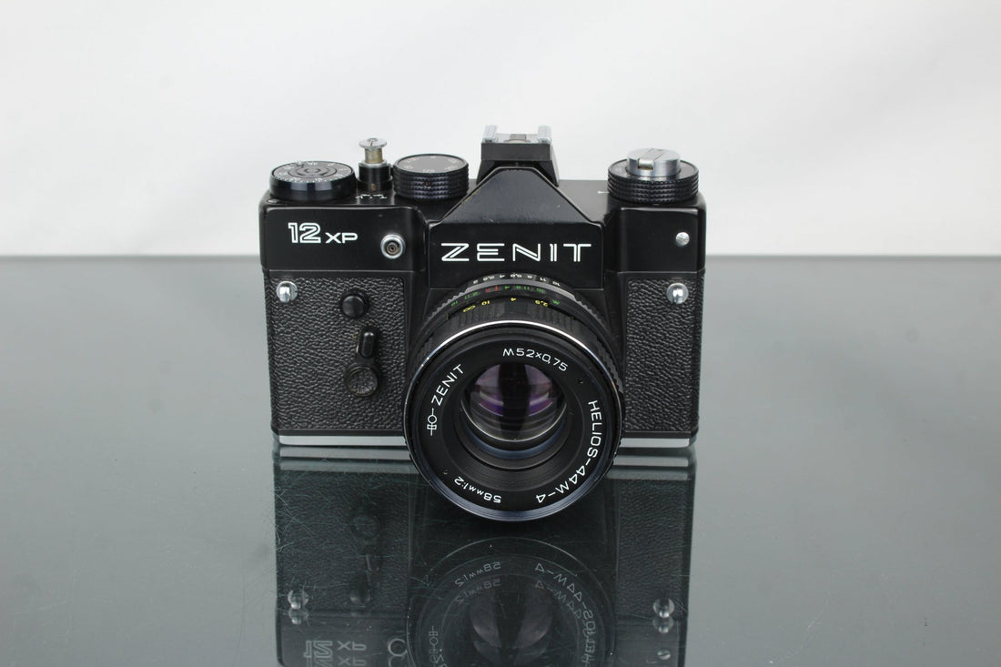 Zenit 12 XP + Helios‑44M‑4: Pure Character - Dutch|Thrift