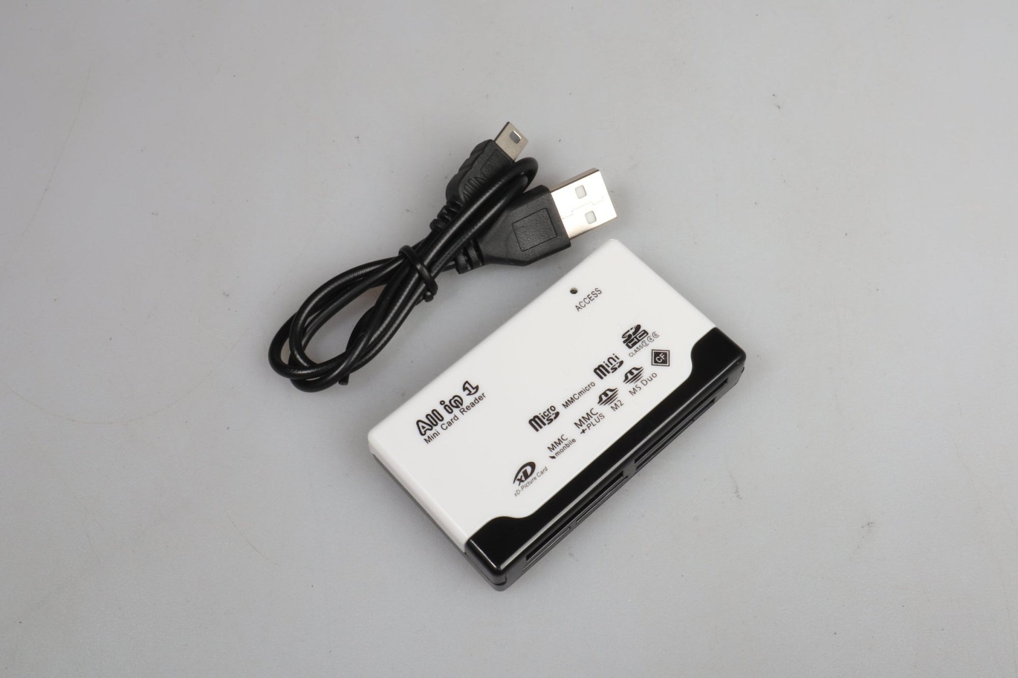 All in one Card reader SD, MicroSD, CF, XD - Dutch|Thrift