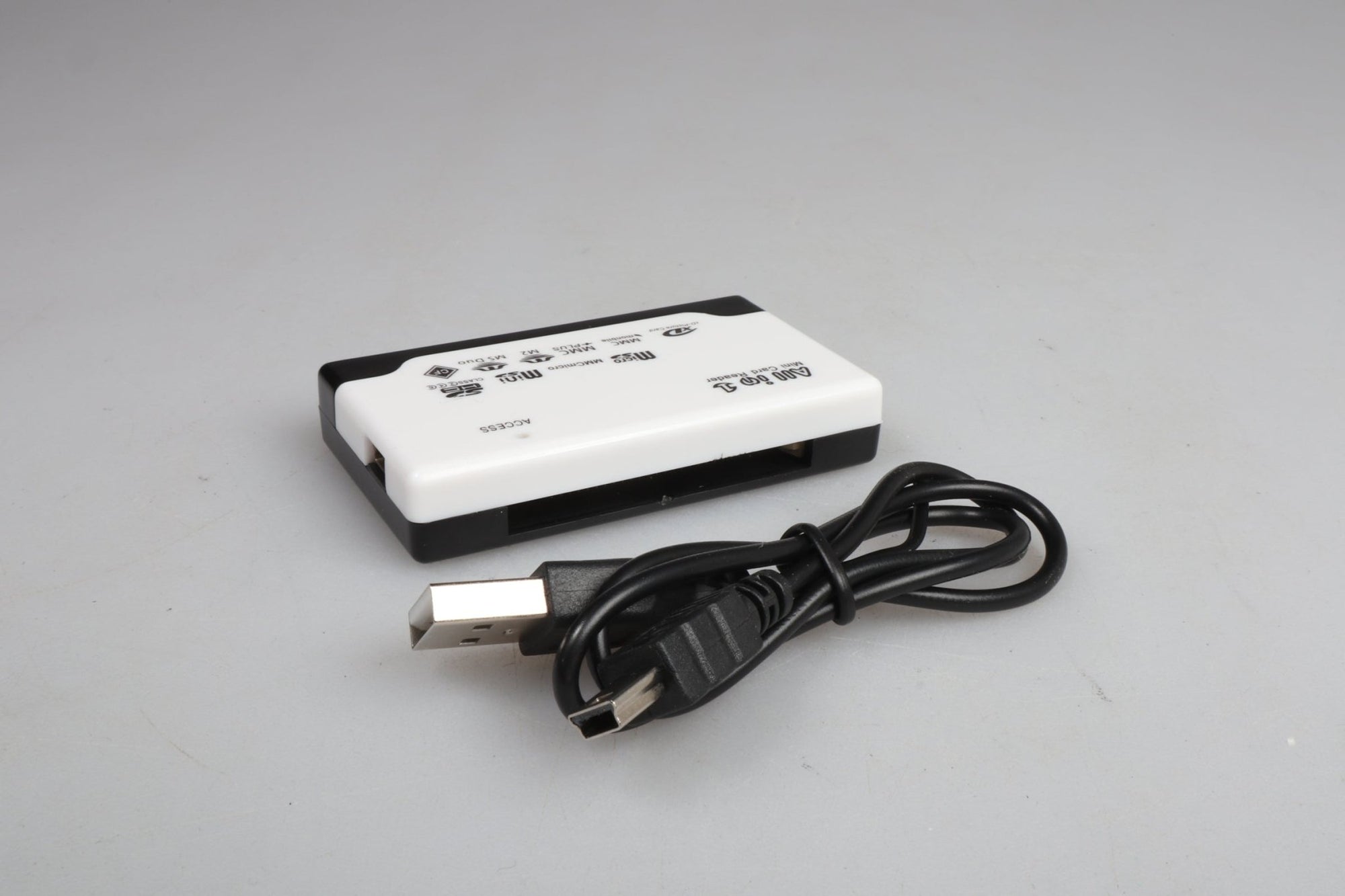 All in one Card reader SD, MicroSD, CF, XD - Dutch|Thrift