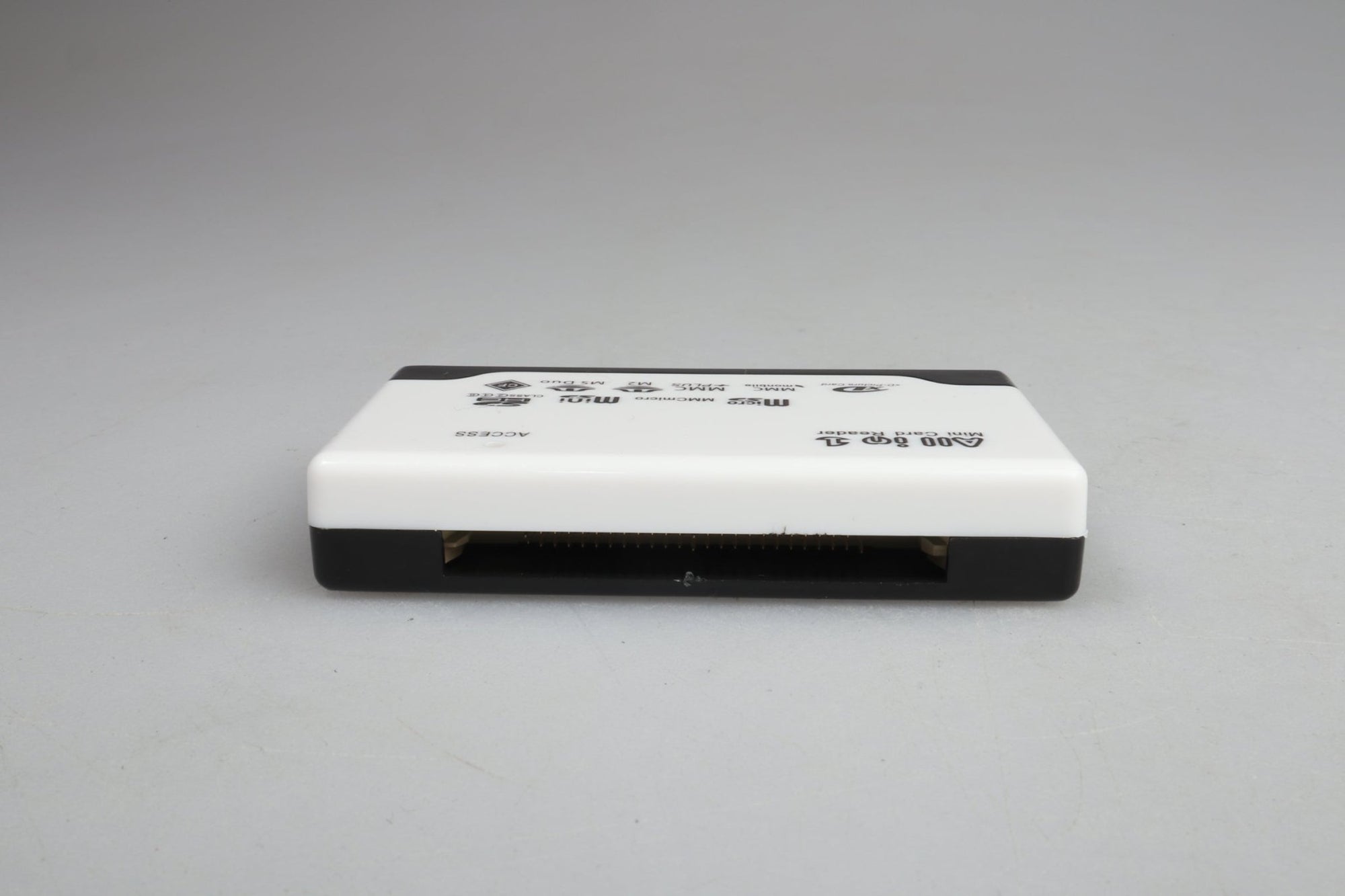 All in one Card reader SD, MicroSD, CF, XD - Dutch|Thrift