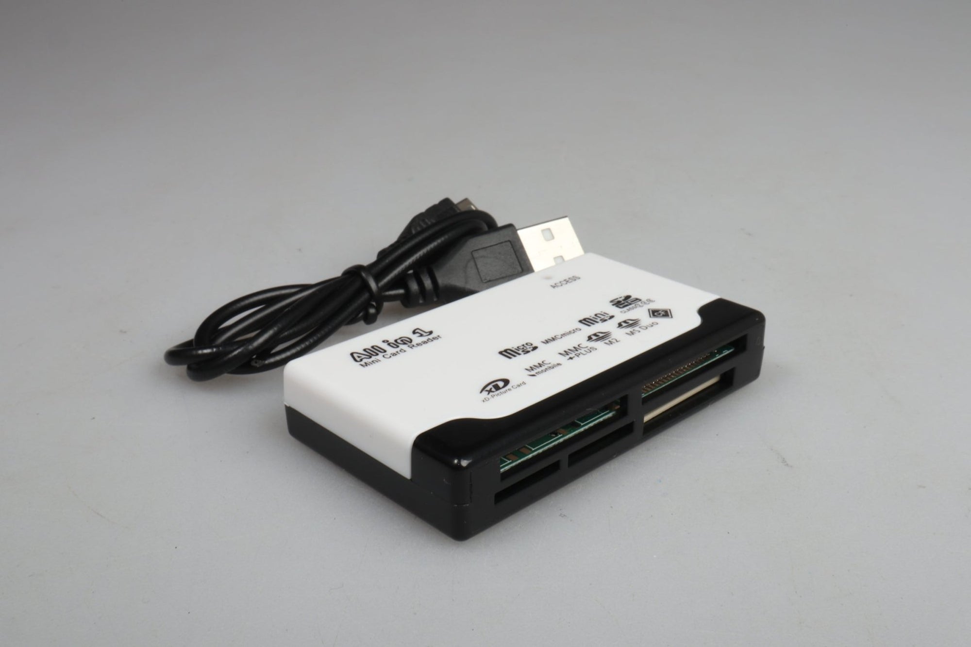 All in one Card reader SD, MicroSD, CF, XD - Dutch|Thrift