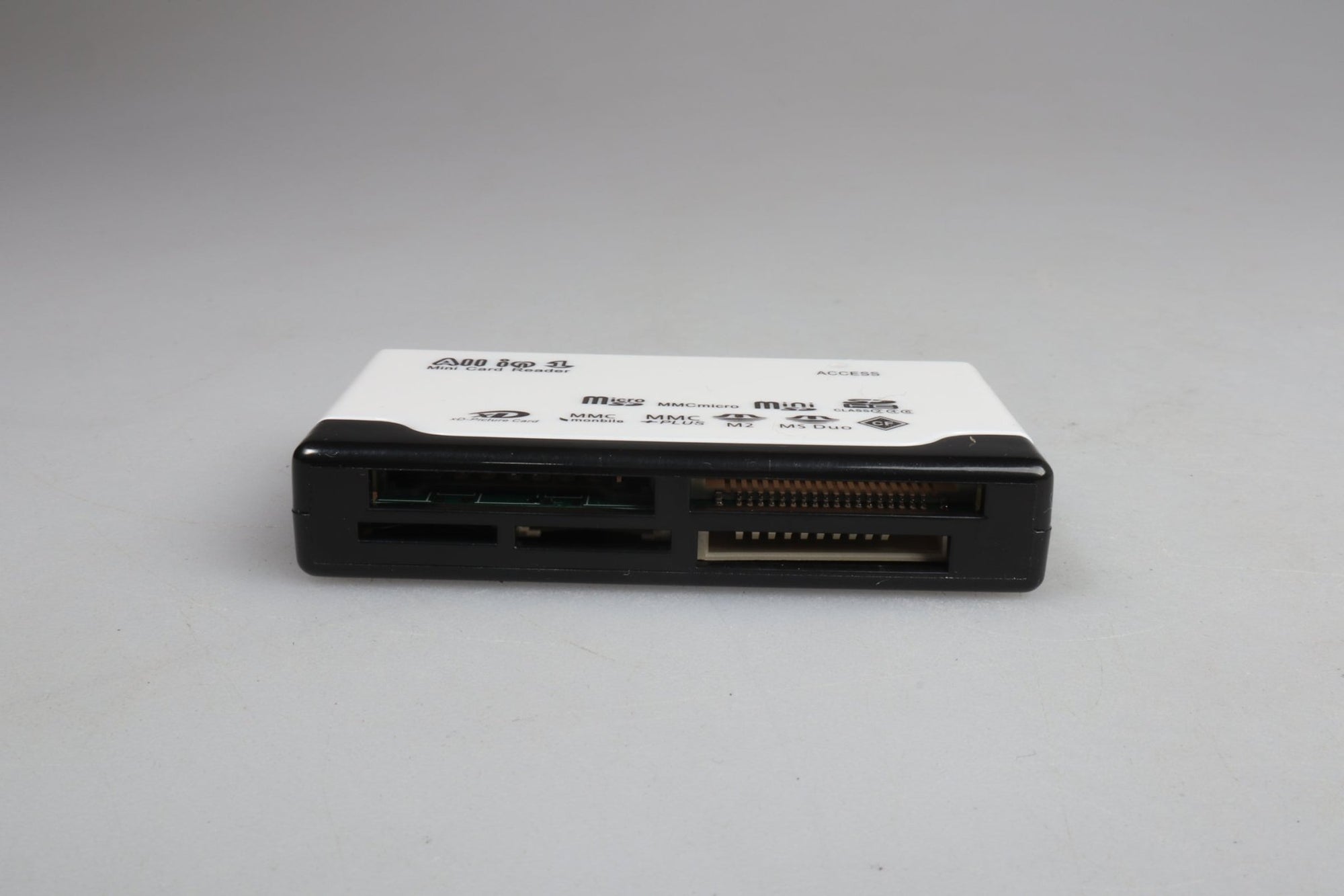 All in one Card reader SD, MicroSD, CF, XD - Dutch|Thrift