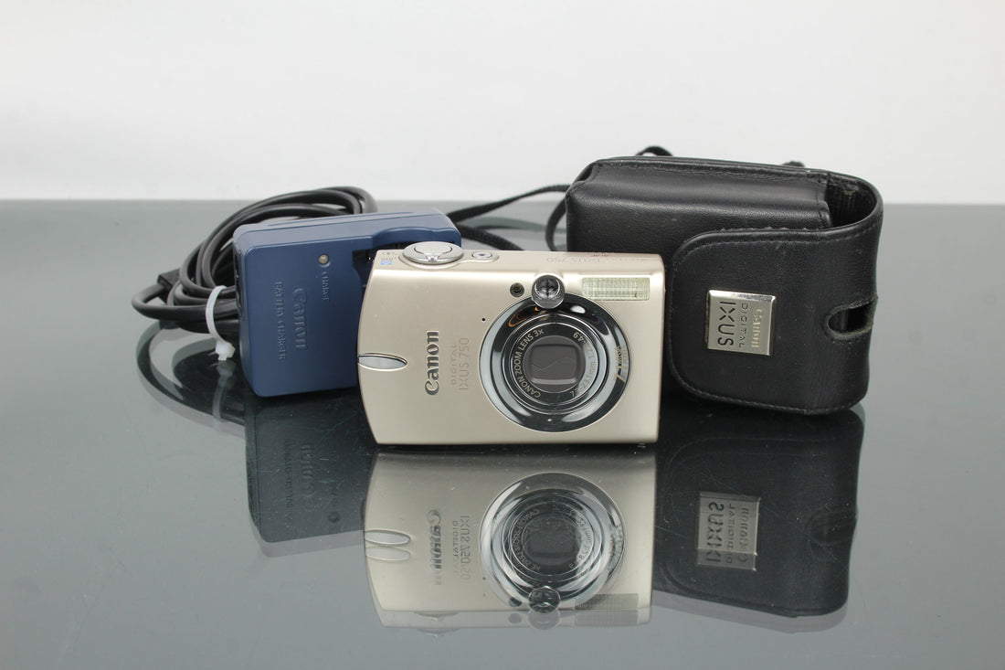 Canon Ixus 750 Review: Retro Digital Charm