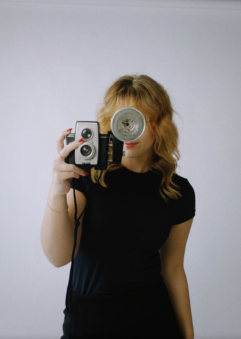 Best 1970s Color Film Cameras to Use in 2025 - Dutch|Thrift