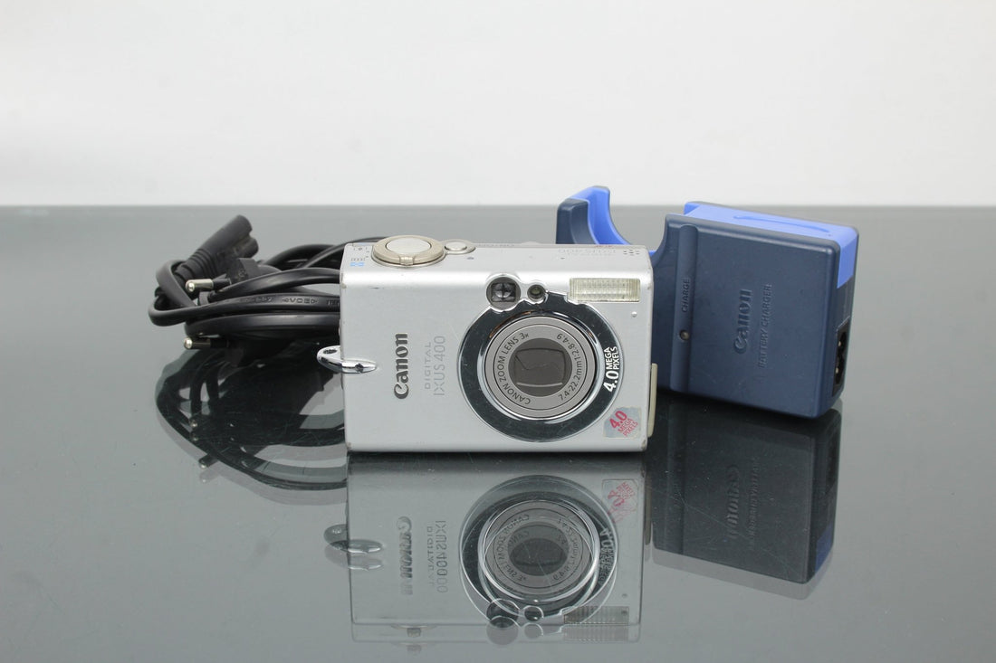 Canon IXUS 400: A 2003 Classic in 2025 - Dutch|Thrift