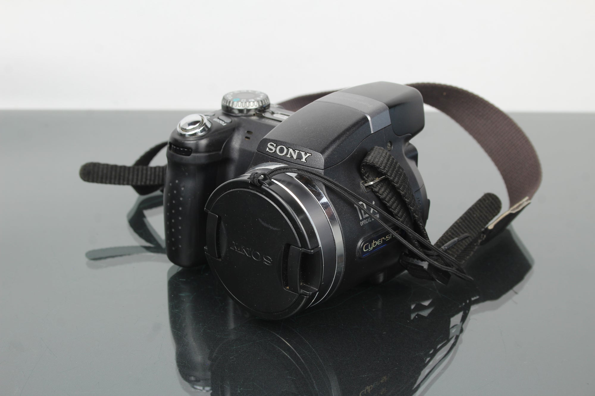 Sony Cyber-shot DSC-H5