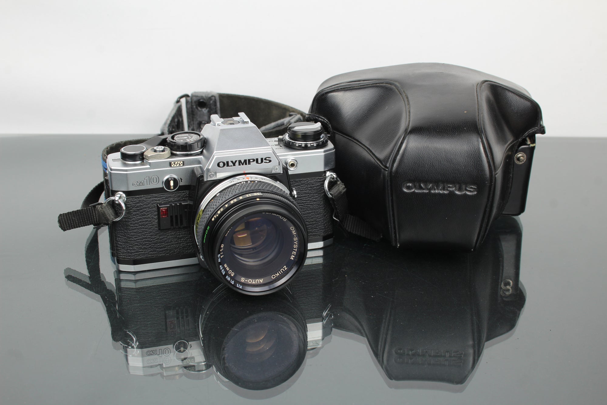 Olympus OM 10 + 50mm 1:1.8 Olympus lens