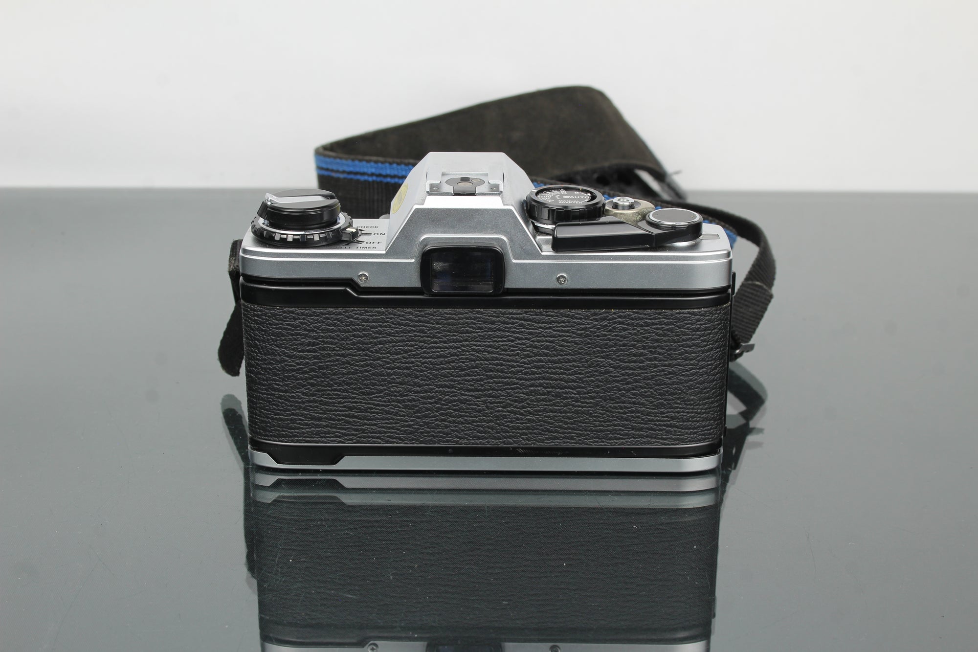 Olympus OM 10 + 50mm 1:1.8 Olympus lens