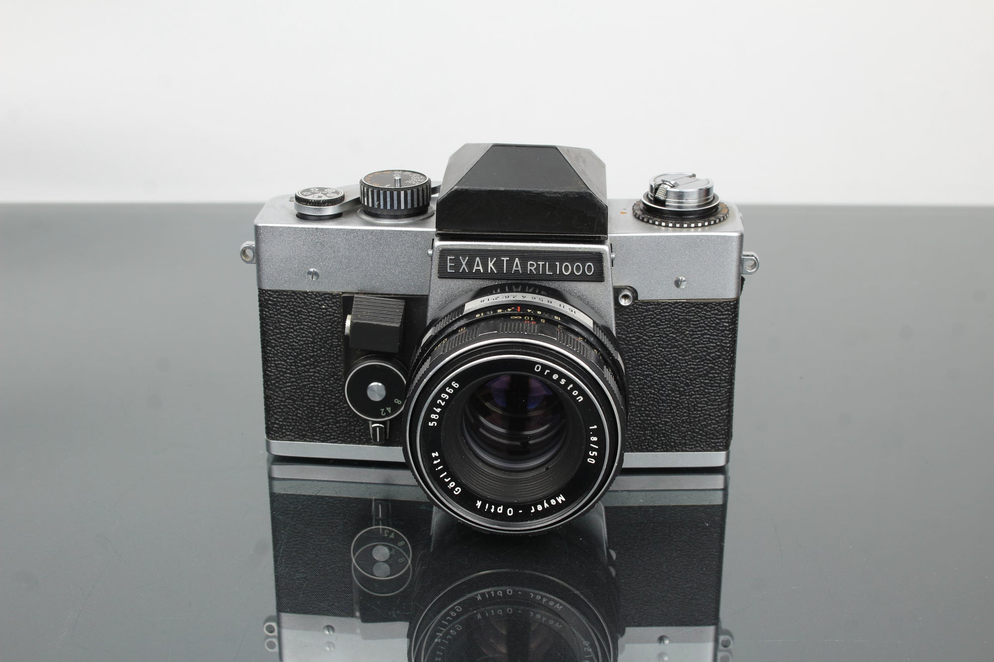 Exakta RTL1000 + Oreston 1.8/50 lens