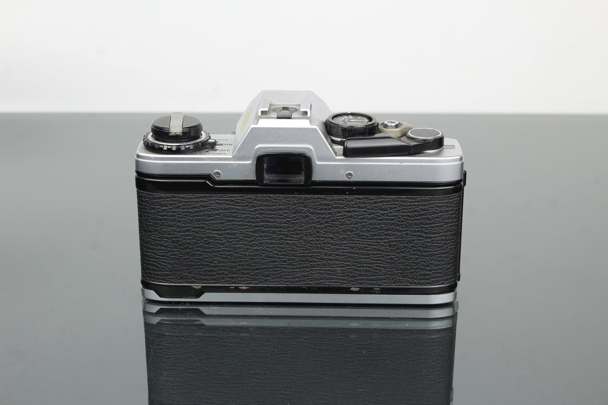 Olympus OM10 + Olympus 1:1.8 50mm lens