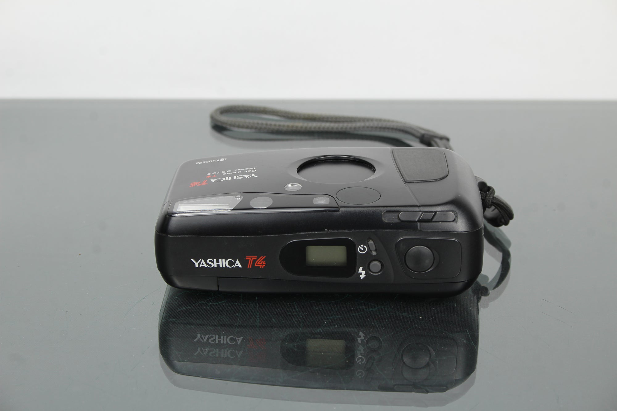 Yashica T4