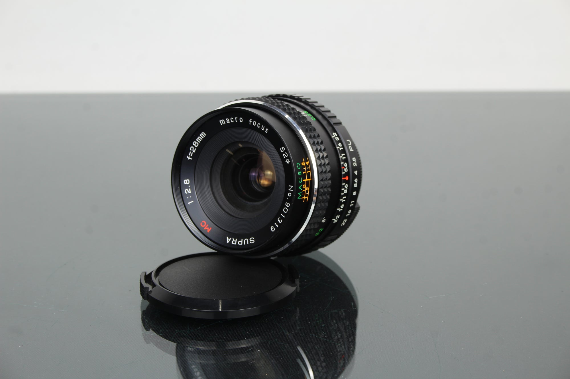 Supra MC 1:2.8 F=28mm Objectif Macro à Mise au Point Manuelle (Monture Inconnue)