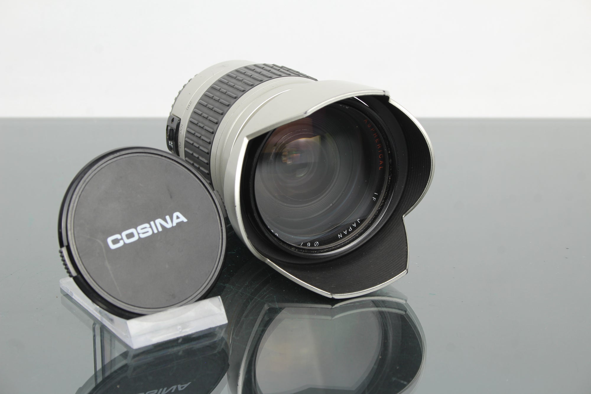 Cosina 28-210mm MC 1:4.2-6.5 Monture Canon EF