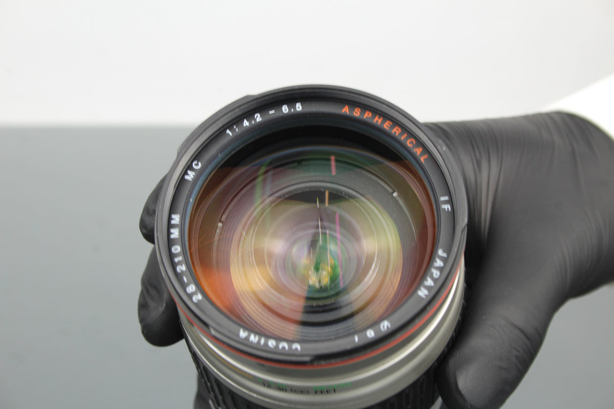 Cosina 28-210mm MC 1:4.2-6.5 Monture Canon EF
