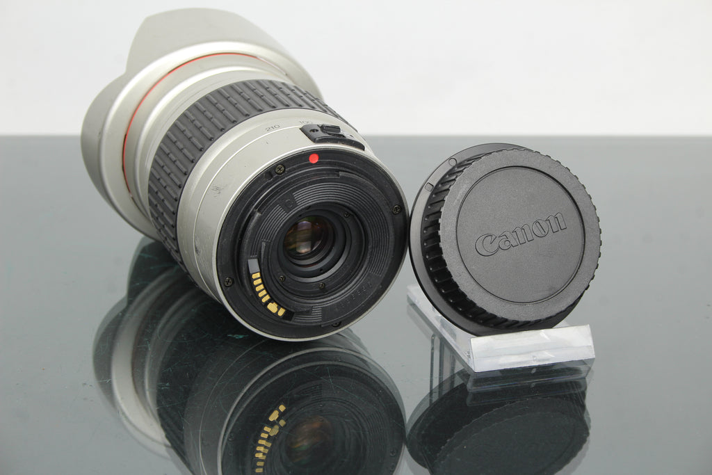Cosina 28-210mm MC 1:4.2-6.5 Monture Canon EF