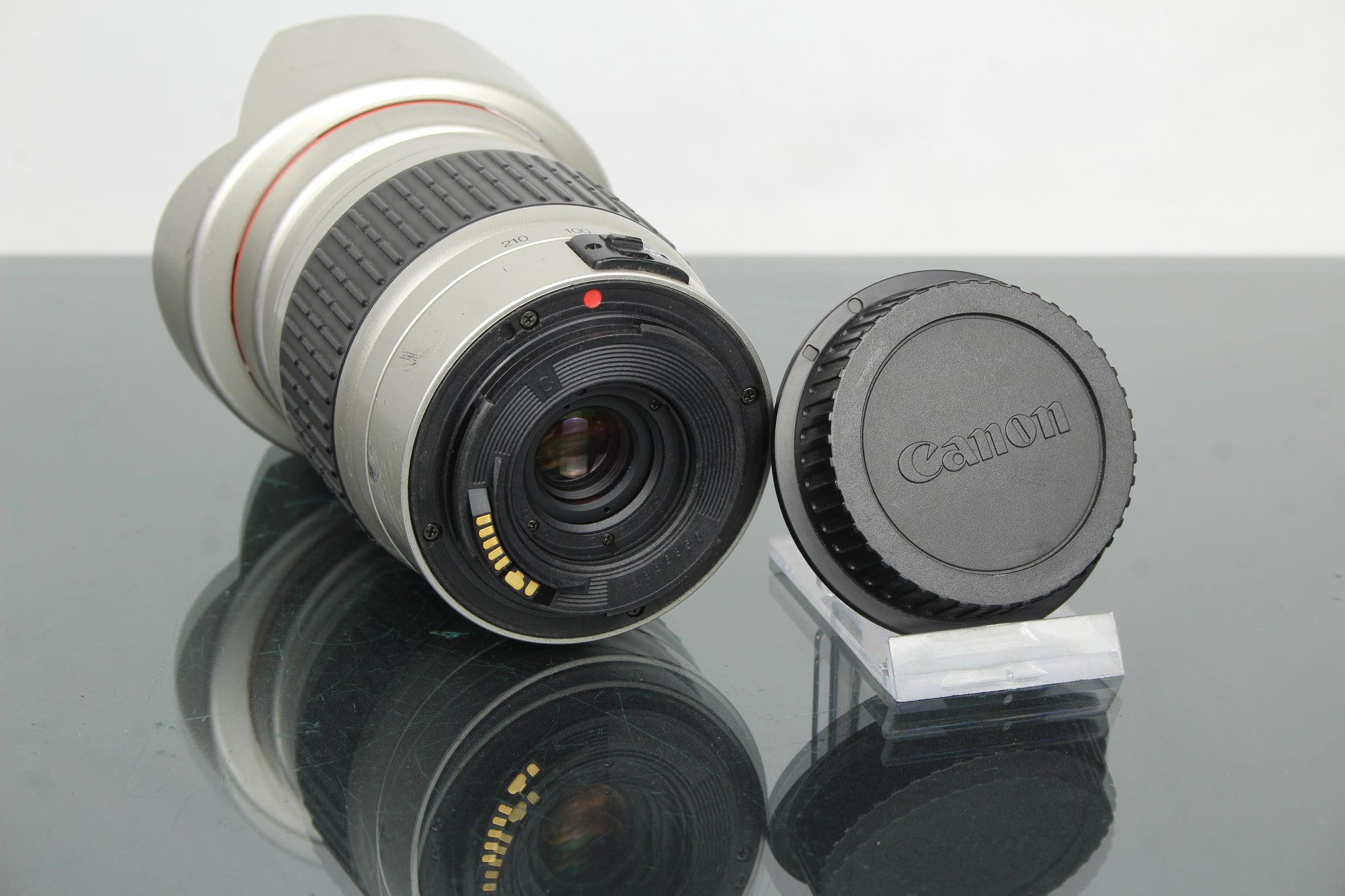 Cosina 28-210mm MC 1:4.2-6.5 Monture Canon EF