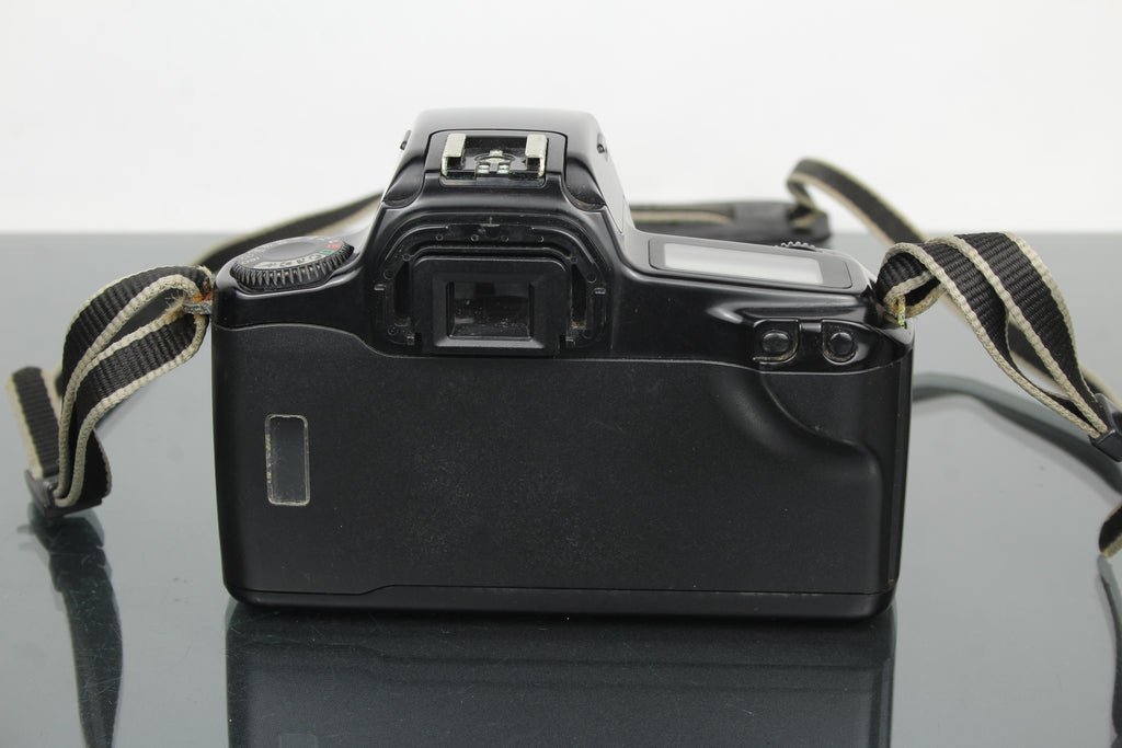 Canon EOS 1000f + objectif 35-80mm 1:4-5.6