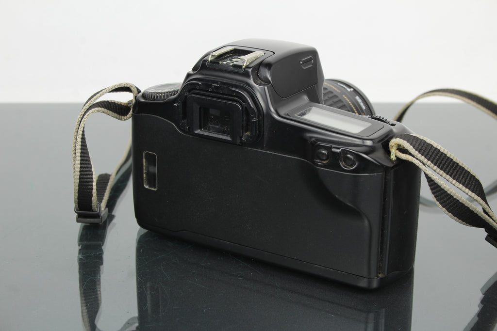 Canon EOS 1000f + objectif 35-80mm 1:4-5.6
