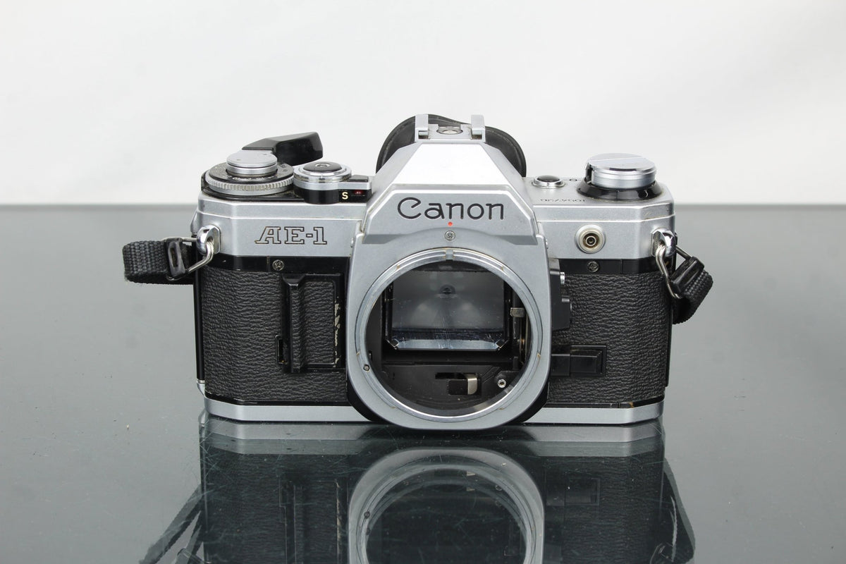 Canon AE - 1 - Dutch|Thrift