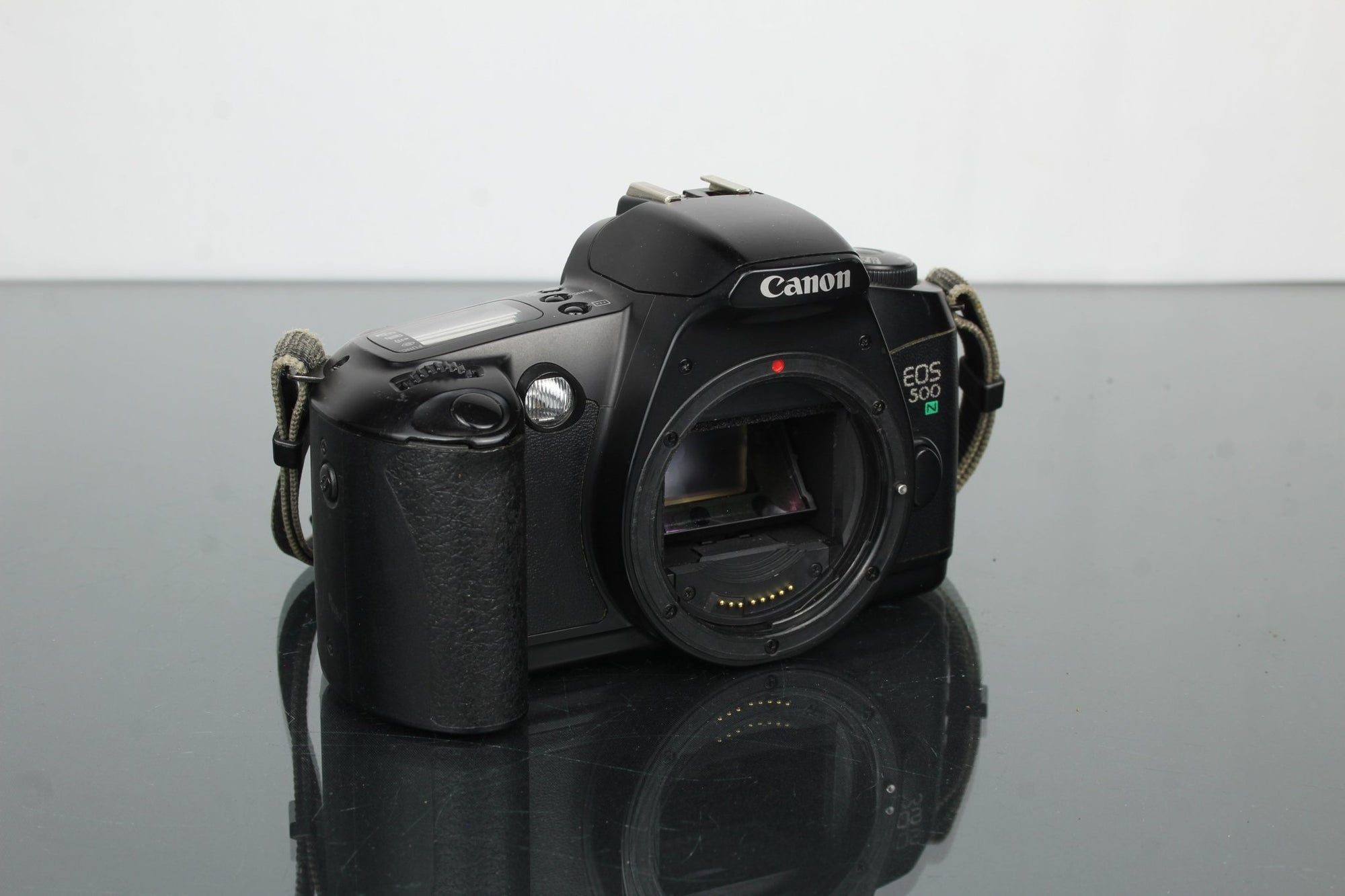 Canon EOS 500N - Dutch|Thrift