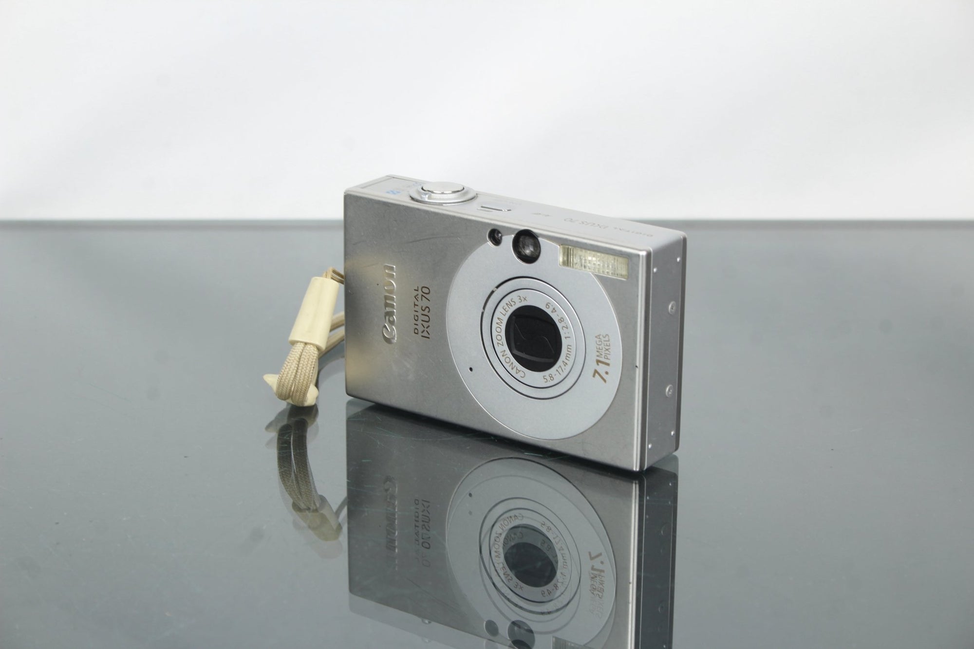 Canon IXUS 70 - Dutch|Thrift