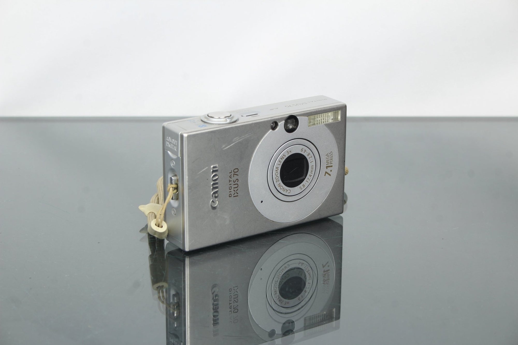 Canon IXUS 70 - Dutch|Thrift