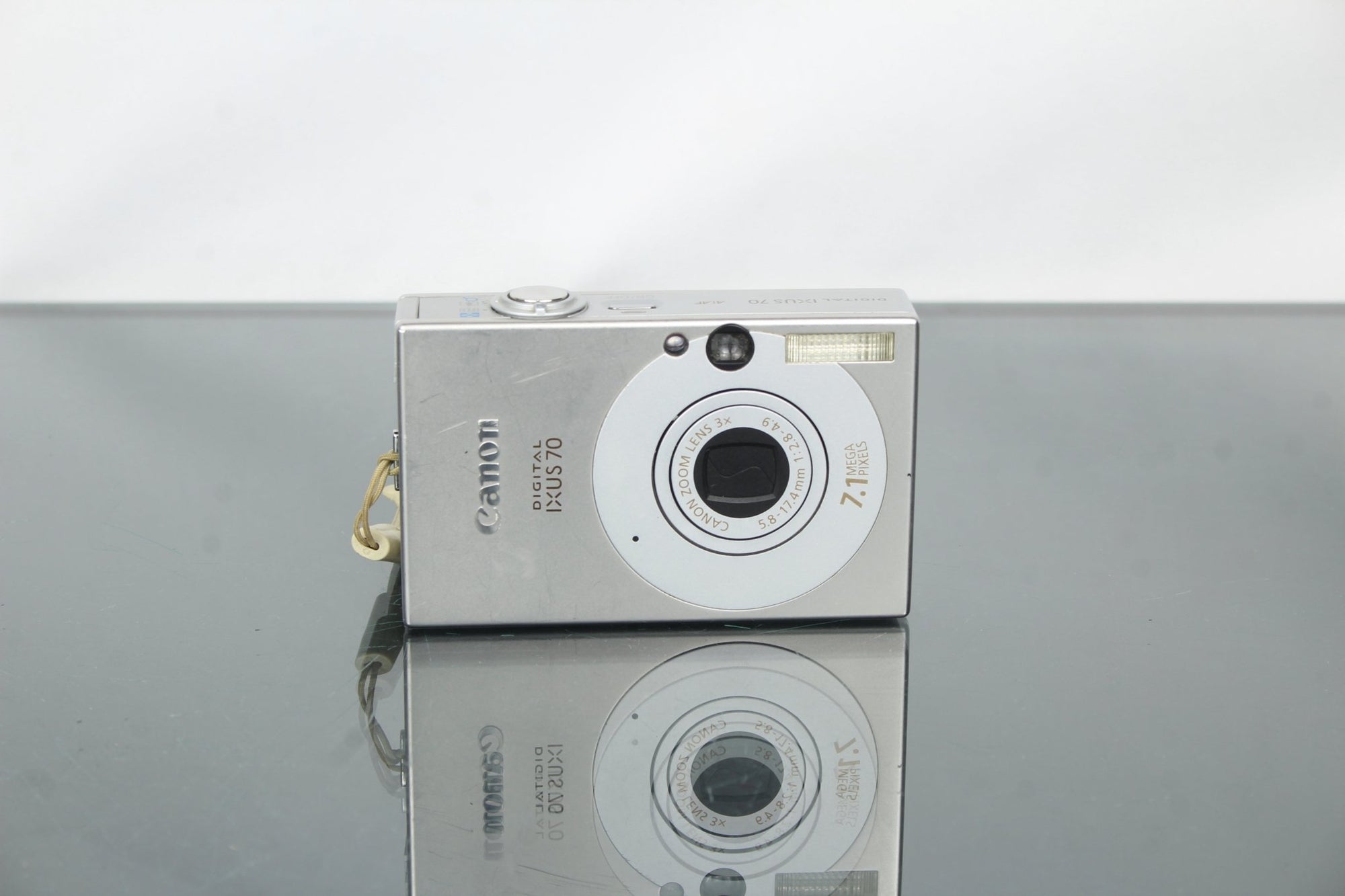 Canon IXUS 70 - Dutch|Thrift