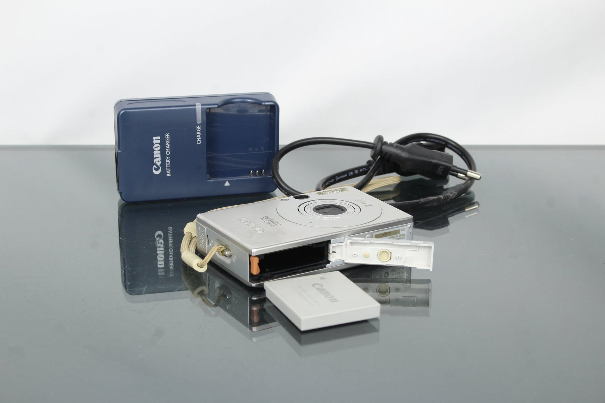 Canon IXUS 70 - Dutch|Thrift