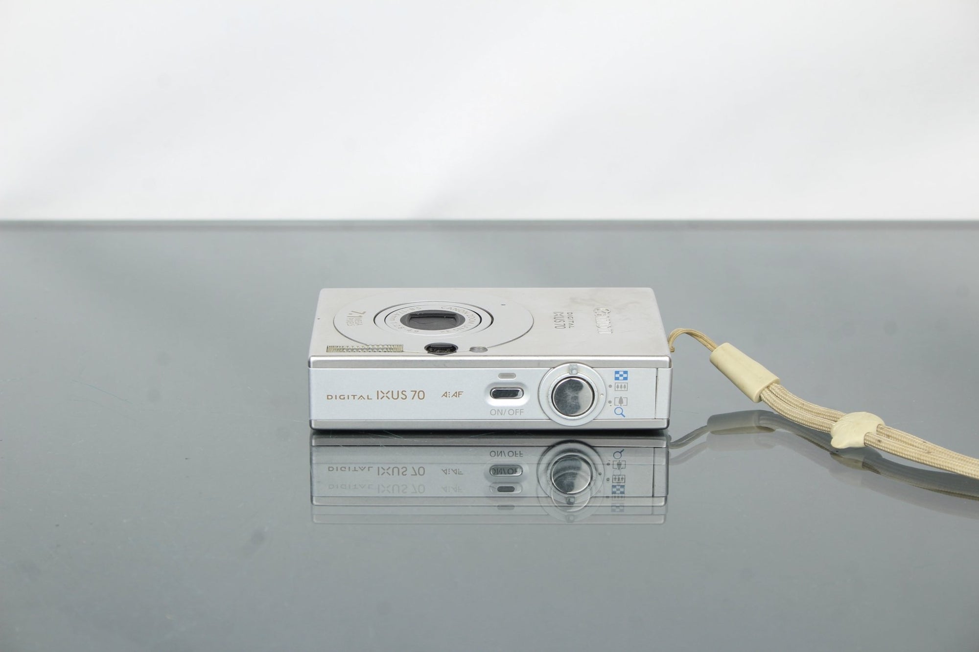 Canon IXUS 70 - Dutch|Thrift