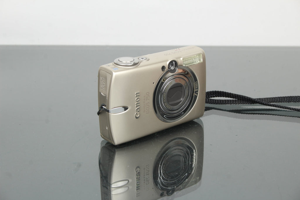 Canon Ixus 750 - Dutch|Thrift