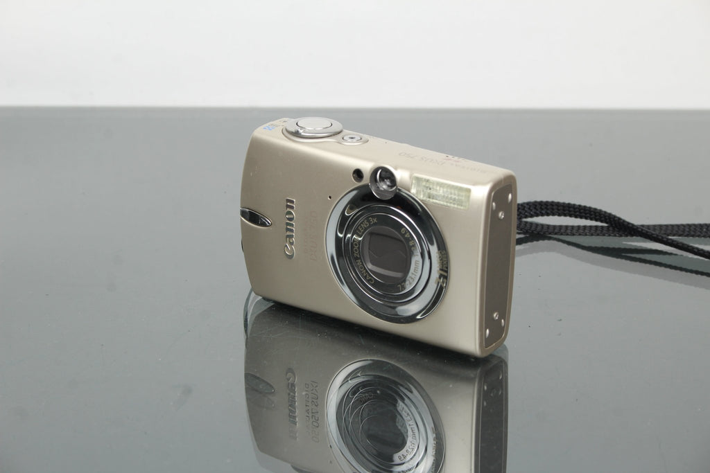 Canon Ixus 750 - Dutch|Thrift