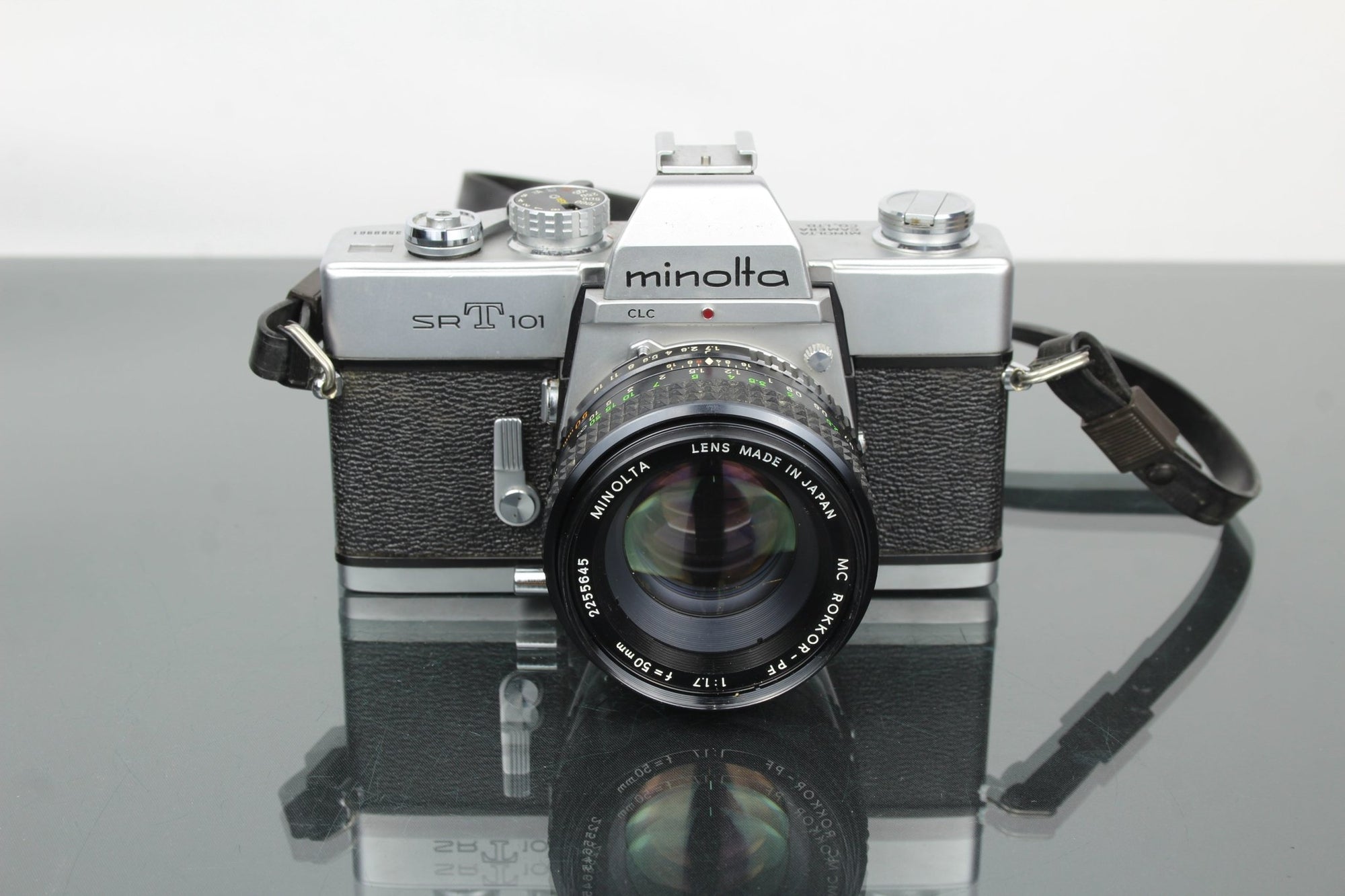 Minolta SR T101 + Minolta mc 1:1.7 50mm - Dutch|Thrift