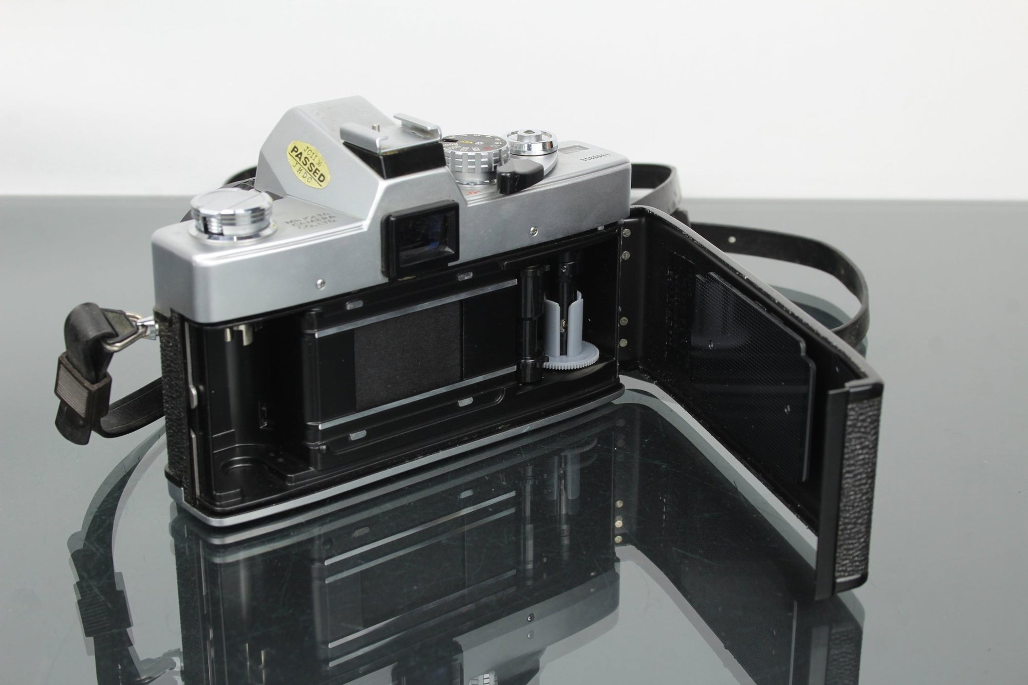 Minolta SR T101 + Minolta mc 1:1.7 50mm - Dutch|Thrift