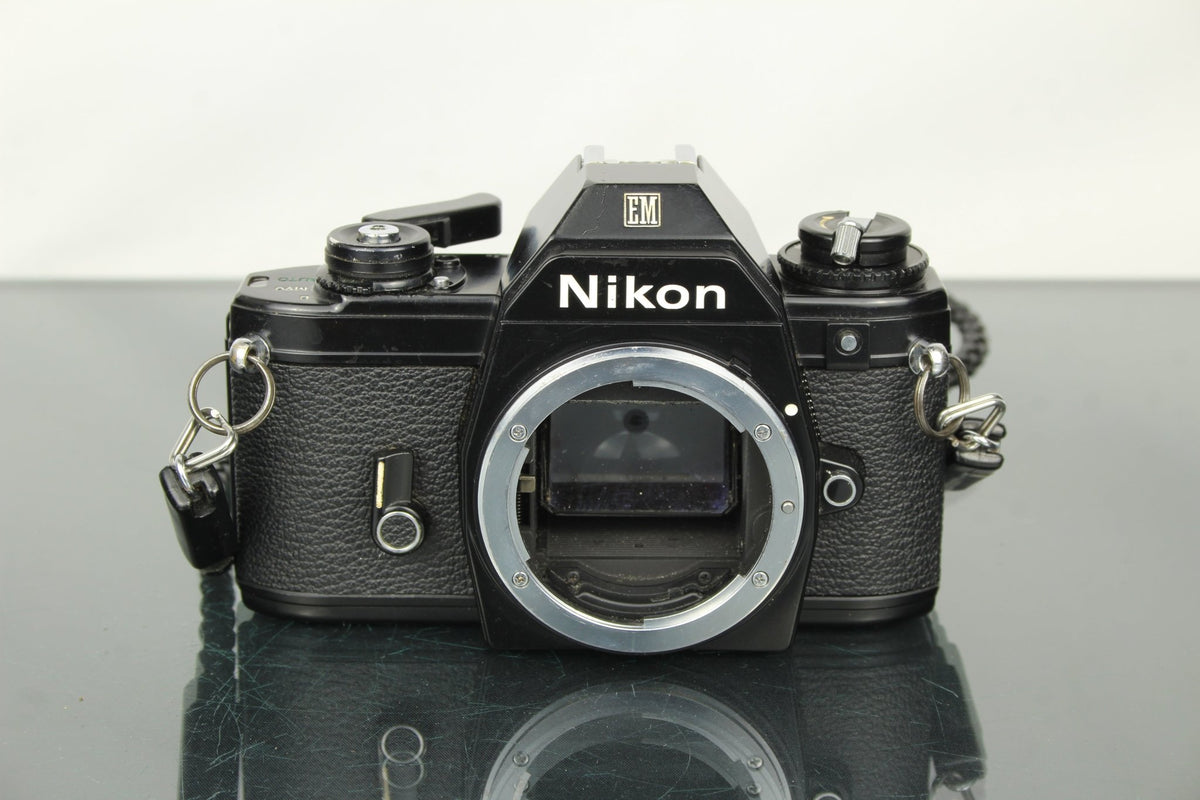 Nikon EM - Dutch|Thrift