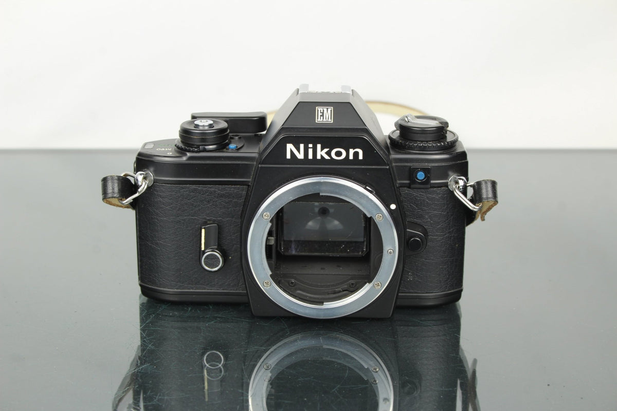Nikon EM - Dutch|Thrift
