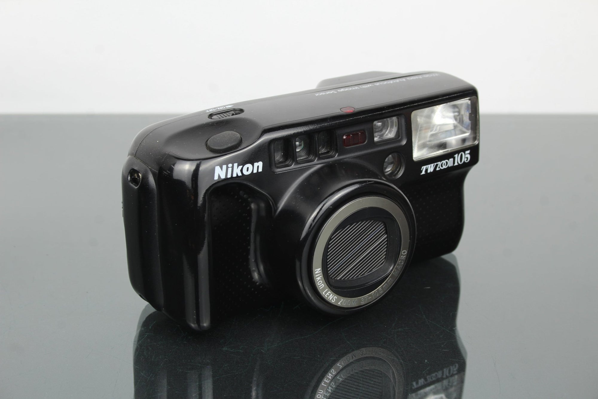 Nikon TW zoom 105 - Dutch|Thrift
