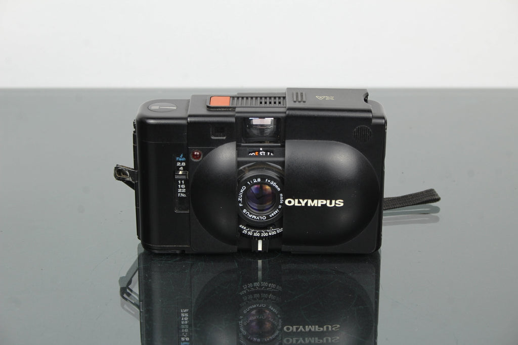 Olympus XA - Dutch|Thrift