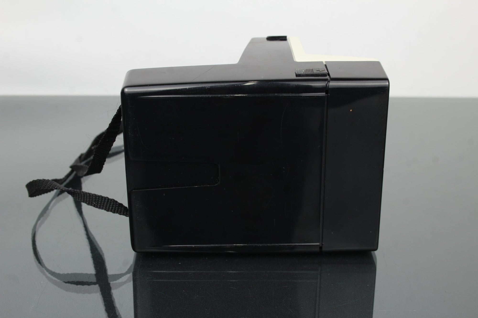 Polaroid 1000 Land Camera - Dutch|Thrift