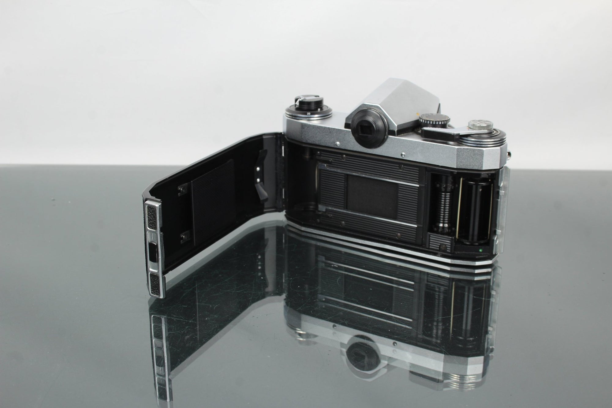 RevueFlex SL + Revuenon 50mm 1.8 lens - Dutch|Thrift