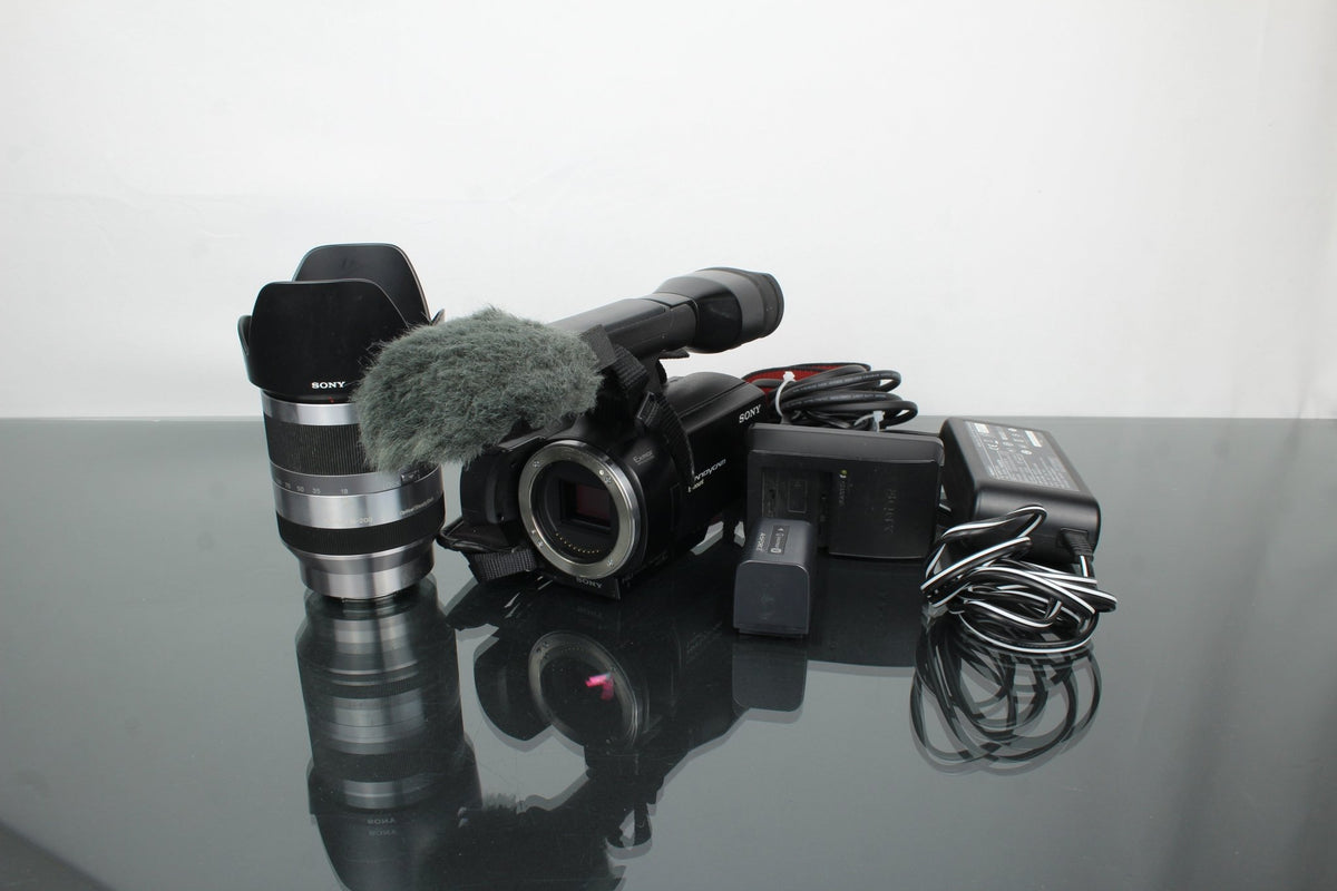Sony Handycam NEX - VG10E + Sony lens SEL18200 3.5 - 6.3/18 - 200 - Dutch|Thrift