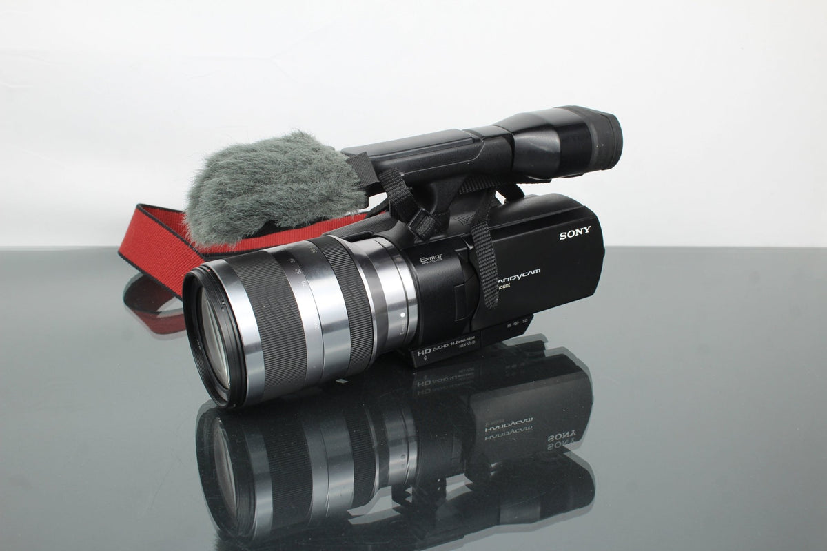 Sony Handycam NEX - VG10E + Sony lens SEL18200 3.5 - 6.3/18 - 200 - Dutch|Thrift