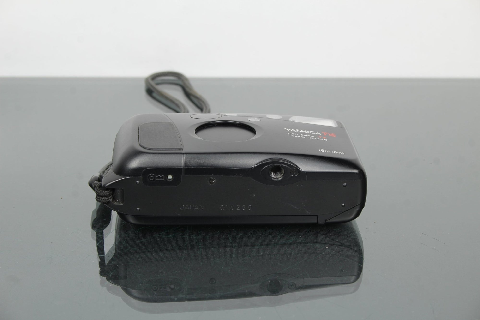 Yashica T4 - Dutch|Thrift