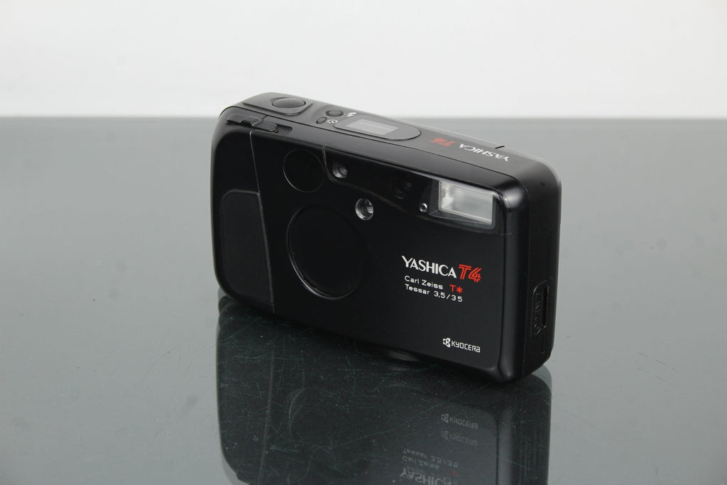 Yashica T4 - Dutch|Thrift