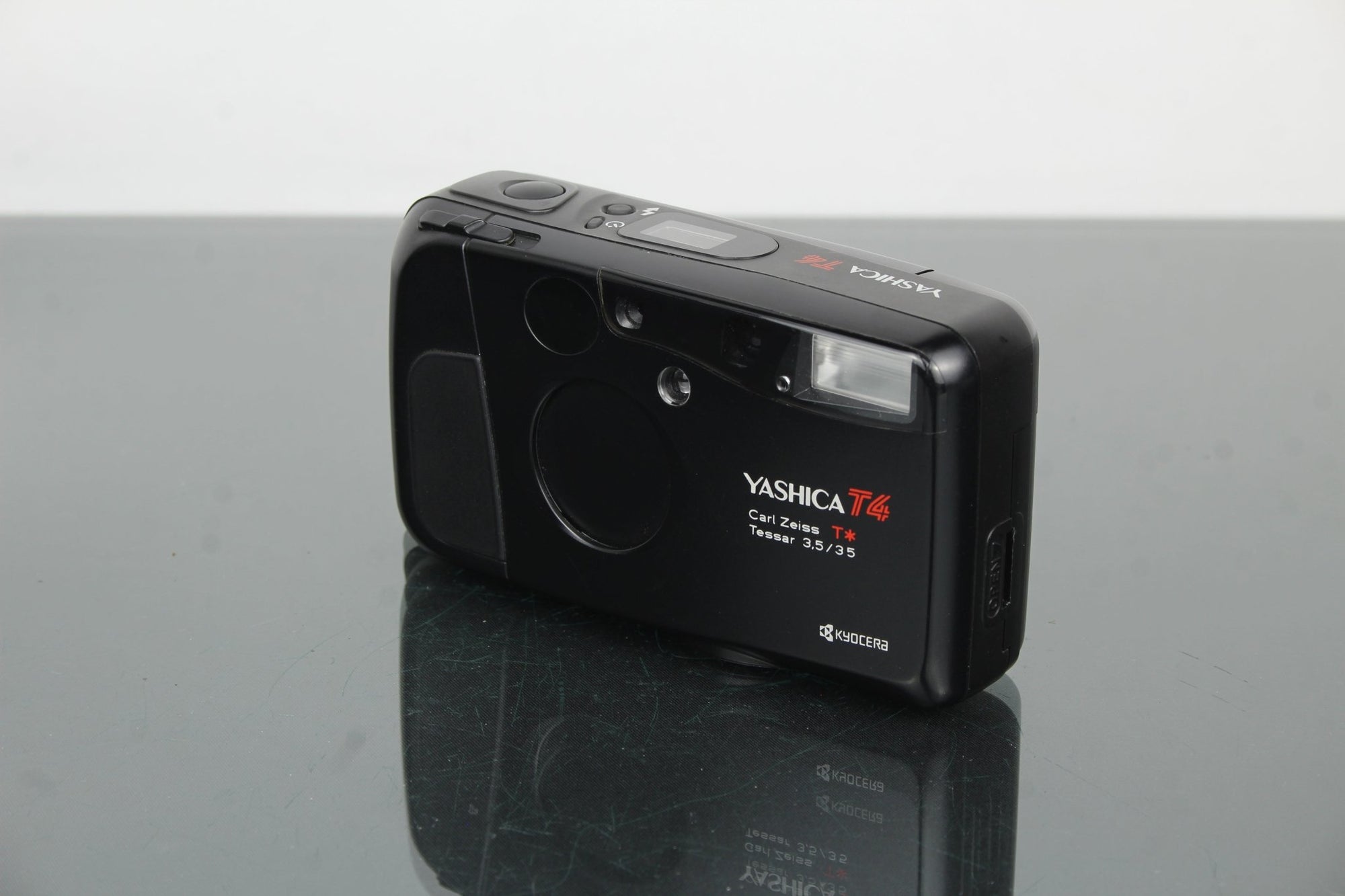 Yashica T4 - Dutch|Thrift