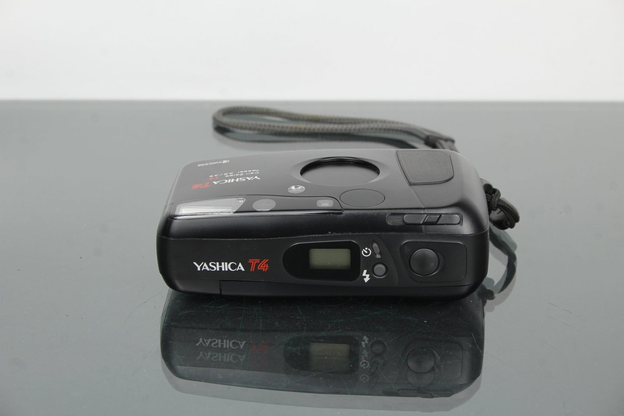 Yashica T4 - Dutch|Thrift