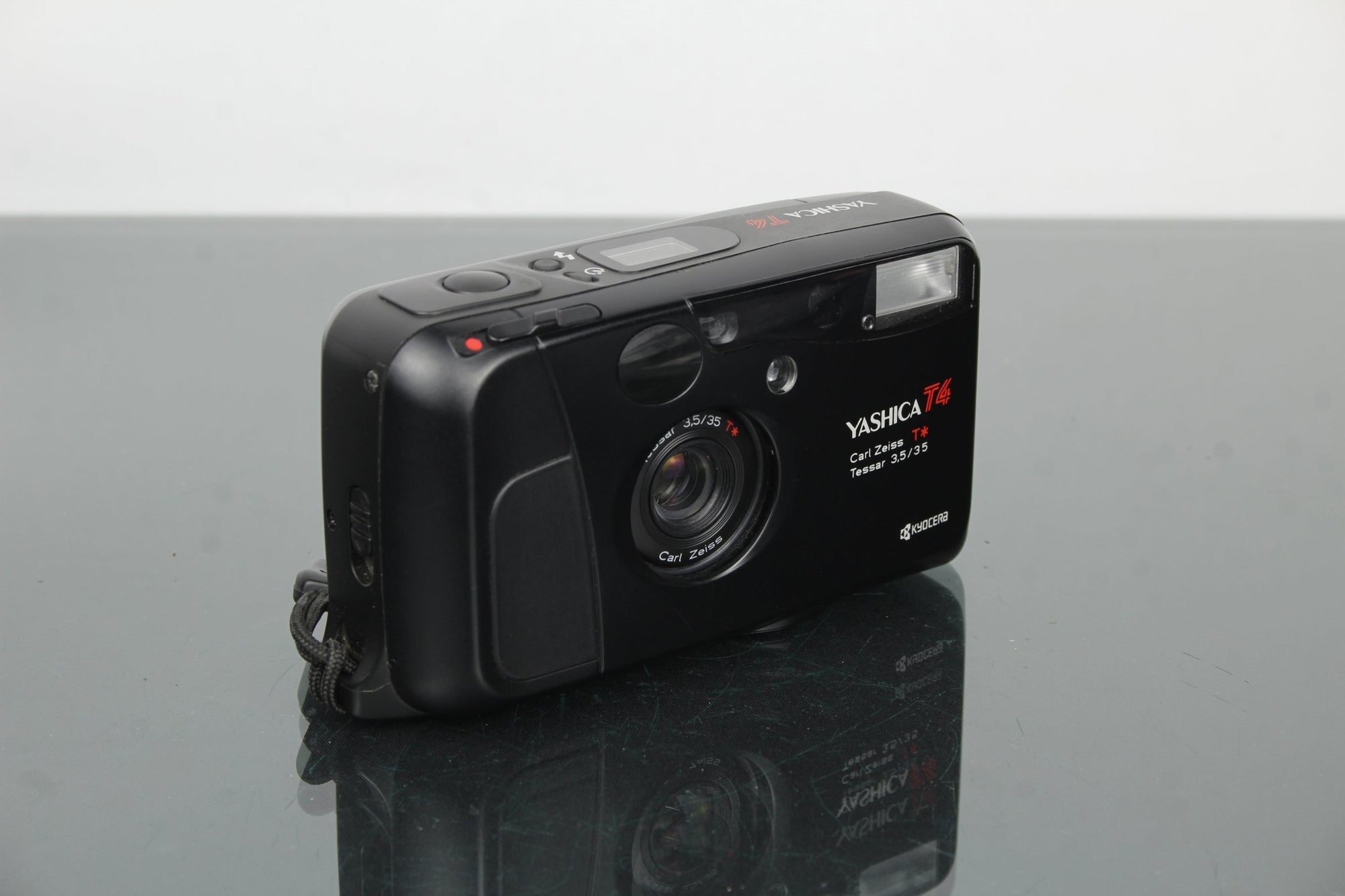 Yashica T4 - Dutch|Thrift